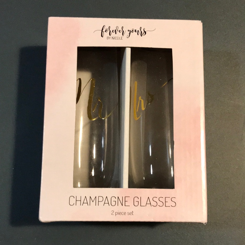 Mr and mrs champagne glassses